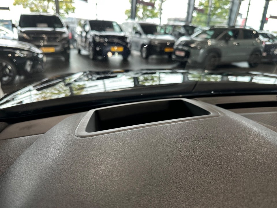 Land Rover Range Rover Velar 3,0 D300 SE aut. 5d