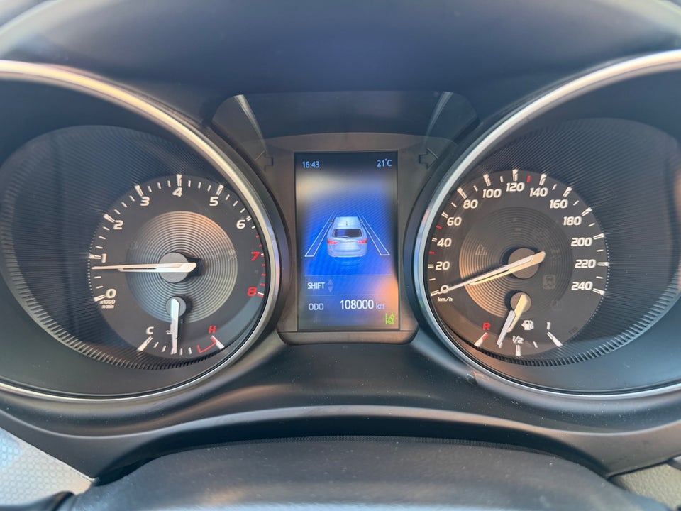 Toyota Avensis 1,8 VVT-i T2 Premium Touring Sports 5d