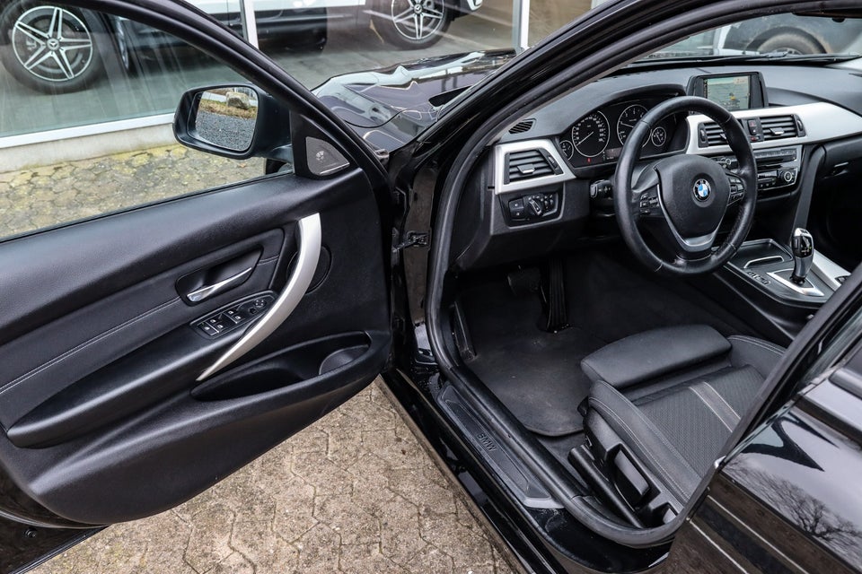 BMW 320d 2,0 Sport Line aut. 4d