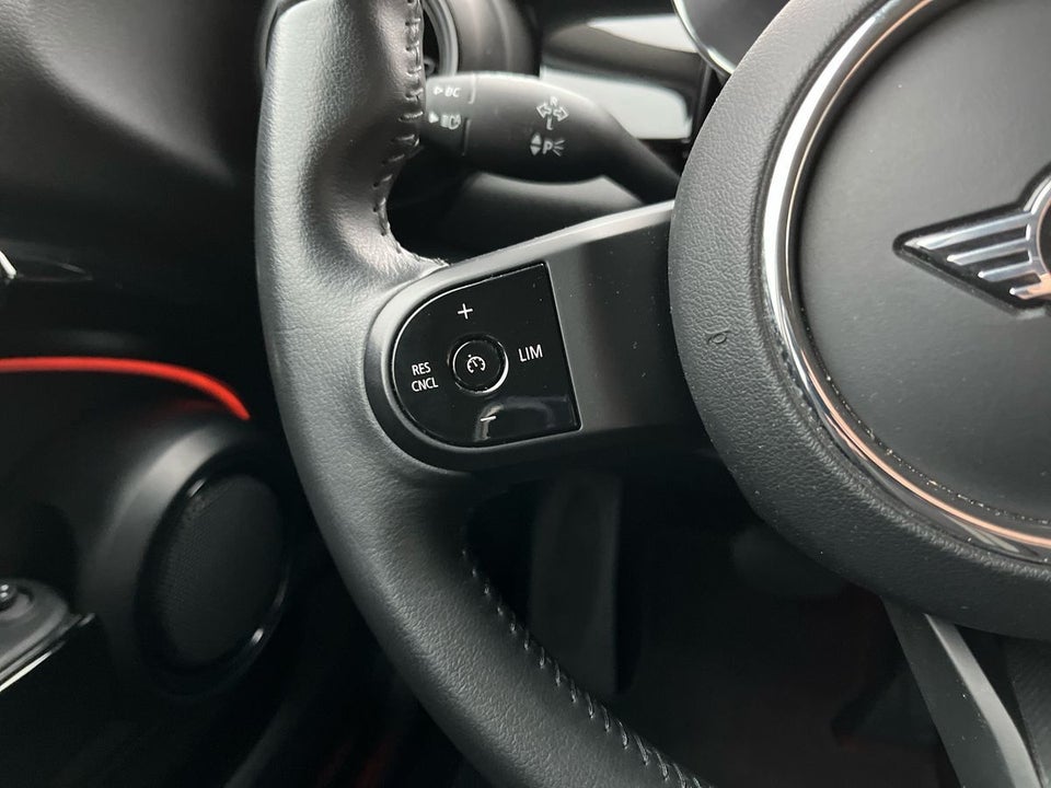 MINI Cooper SE Essential 3d