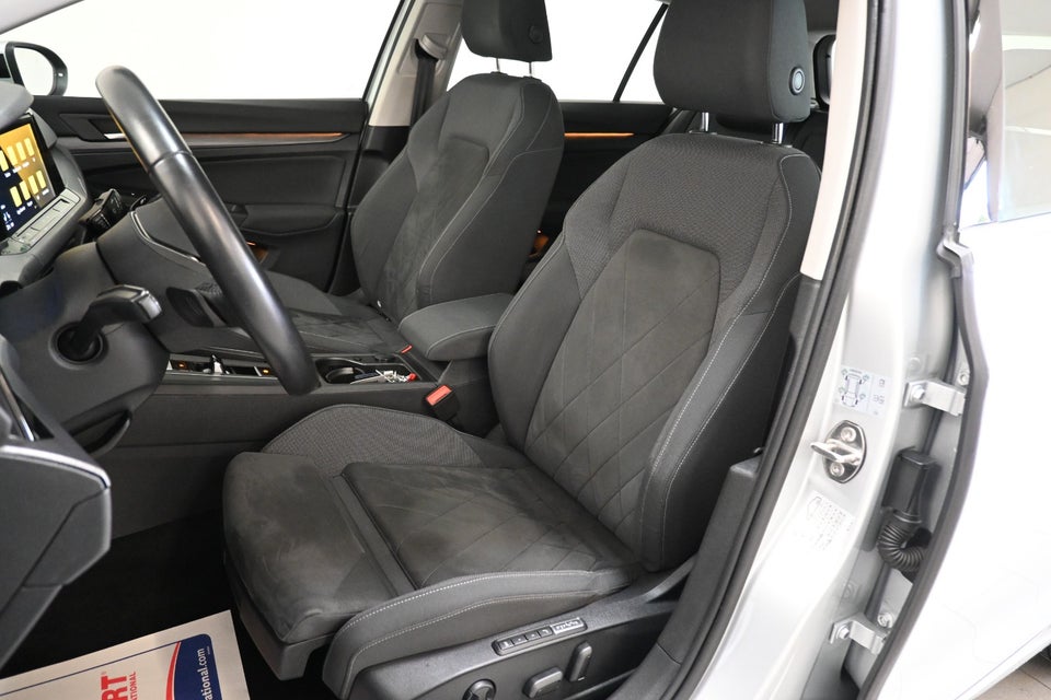 VW Golf VIII 1,4 eHybrid DSG 5d