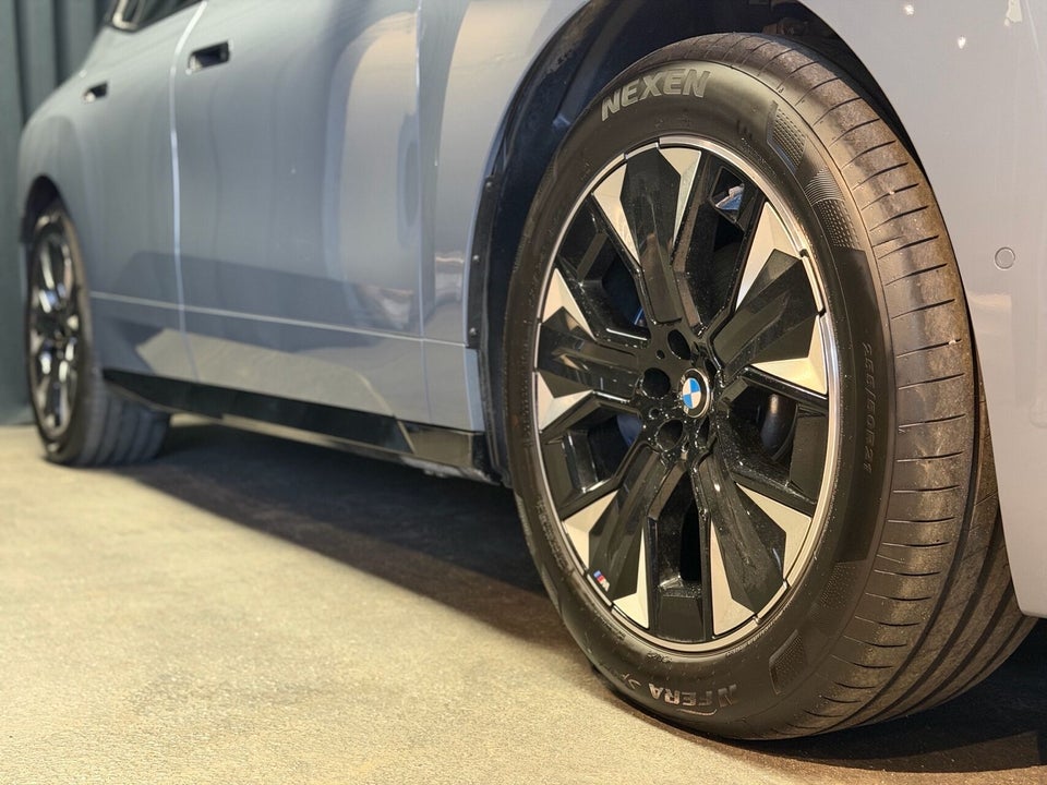 BMW iX xDrive60 M-Sport 5d