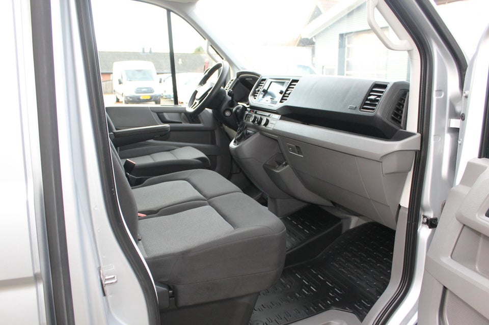 VW Crafter 35 2,0 TDi 140 Kassevogn L3H2 aut.