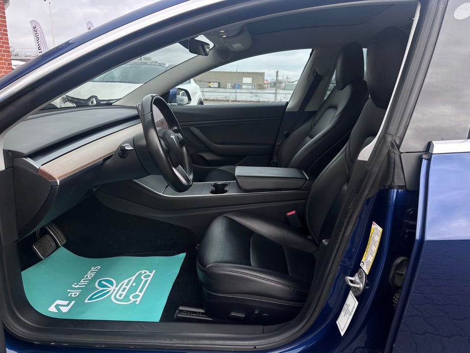 Tesla Model 3 Long Range AWD 4d