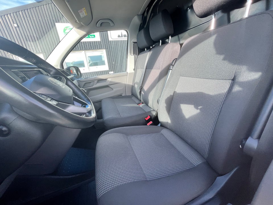 VW Transporter 2,0 TDi 110 Kassevogn lang