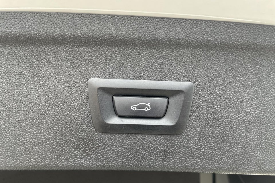 BMW iX xDrive40 Supercharged 5d