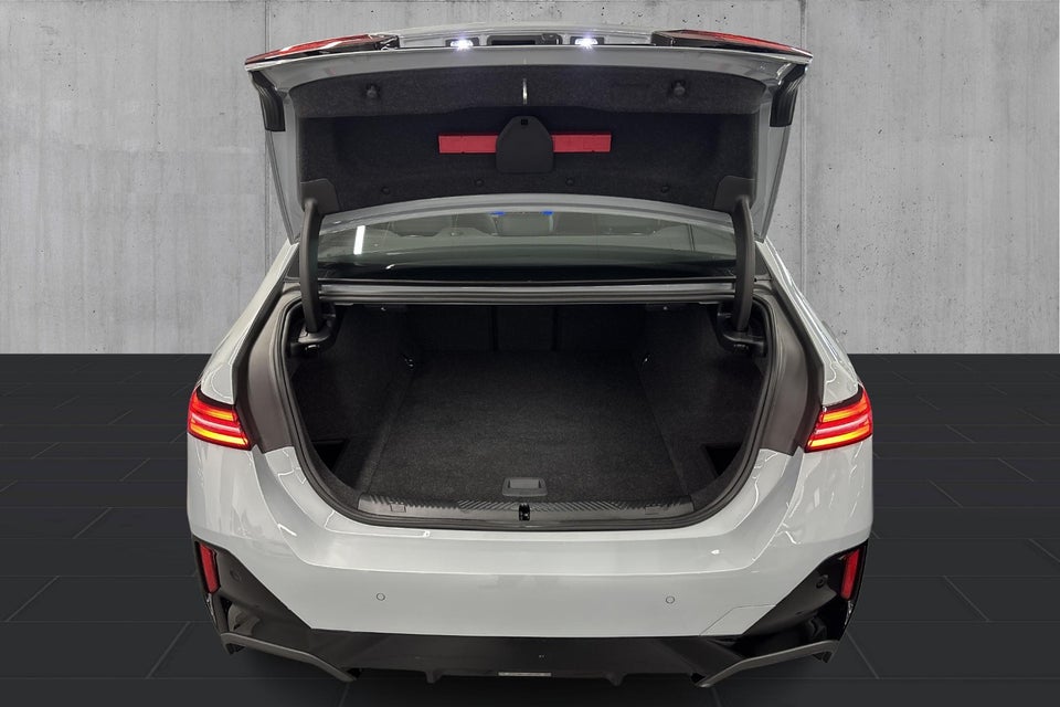 BMW i5 eDrive40 M-Sport 4d