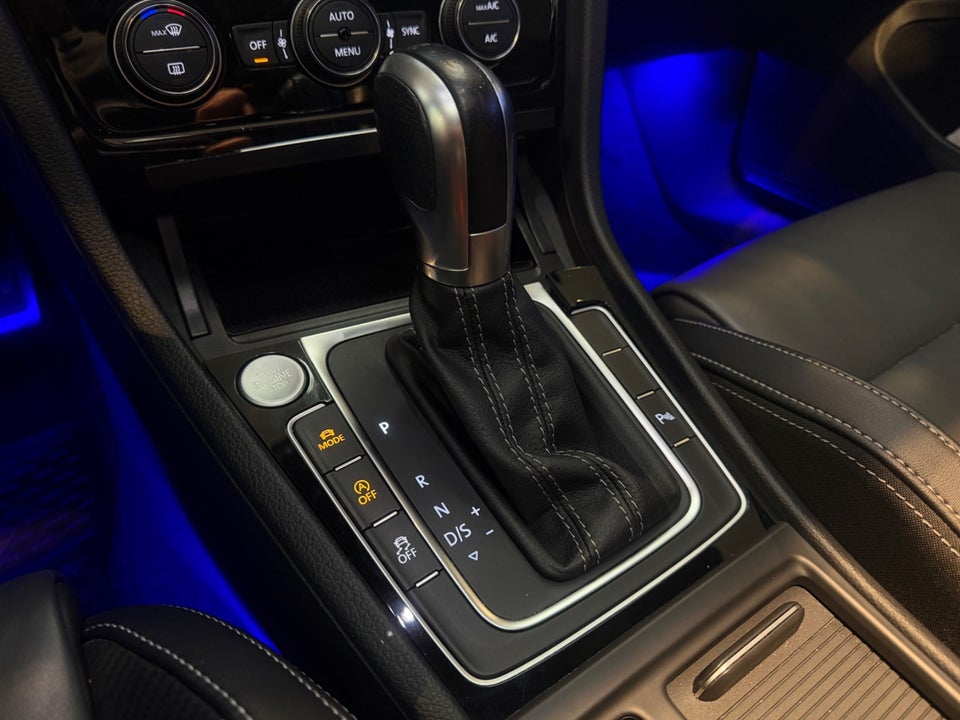 VW Golf VII 2,0 R DSG 4Motion 5d