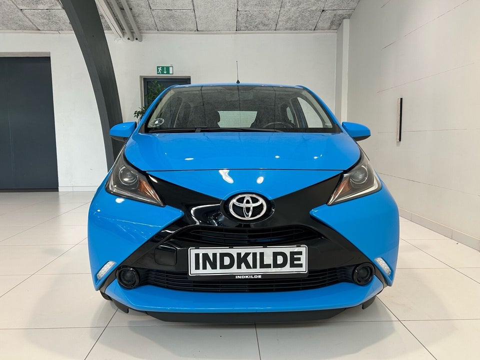 Toyota Aygo 1,0 VVT-i x-play x-touch 5d