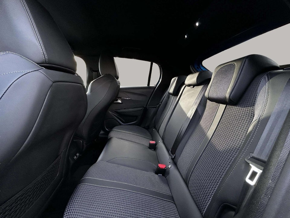 Peugeot e-208 50 GT 5d