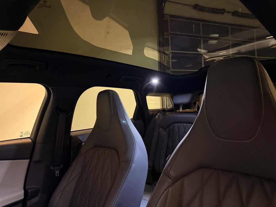 Ford Explorer 82 Premium Extended Range 5d