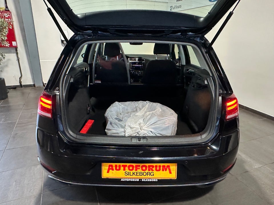 VW Golf VII 1,6 TDi 115 Comfortline Van 5d