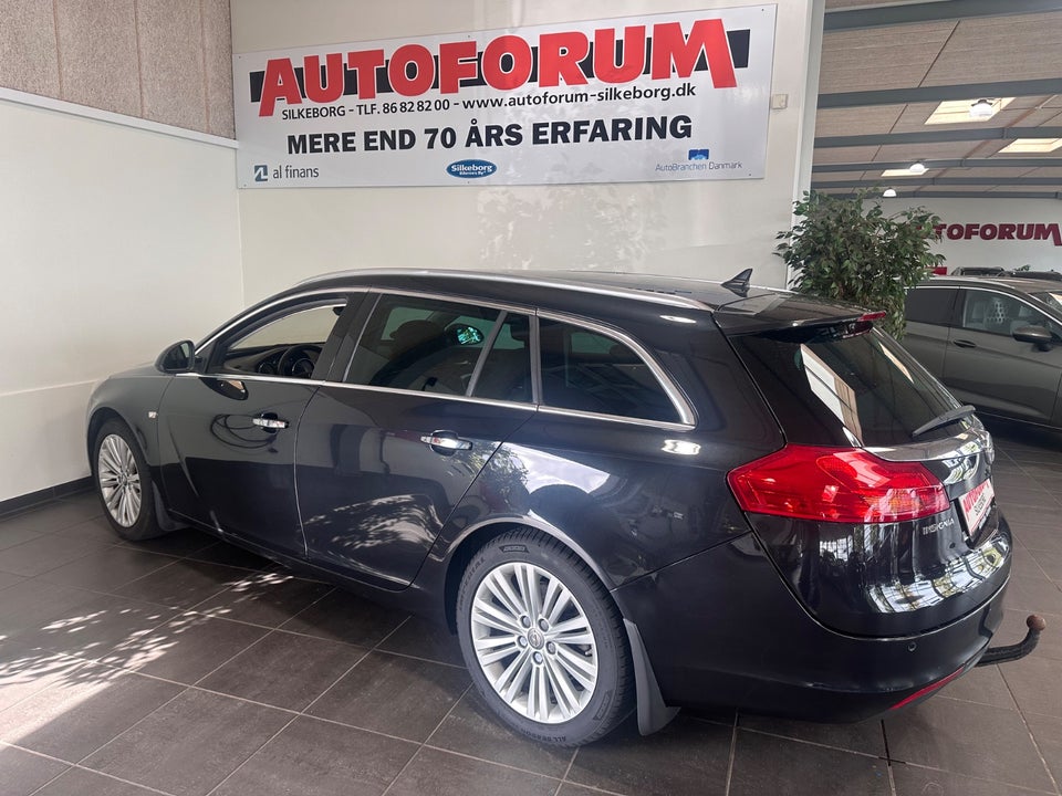 Opel Insignia 1,4 T 140 Cosmo Sports Tourer eco 5d