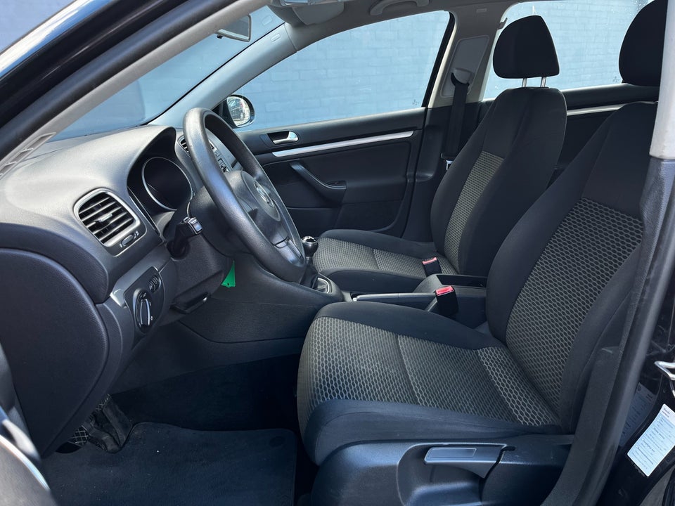 VW Golf VI 1,6 TDi 105 Comfortline Variant BMT 5d