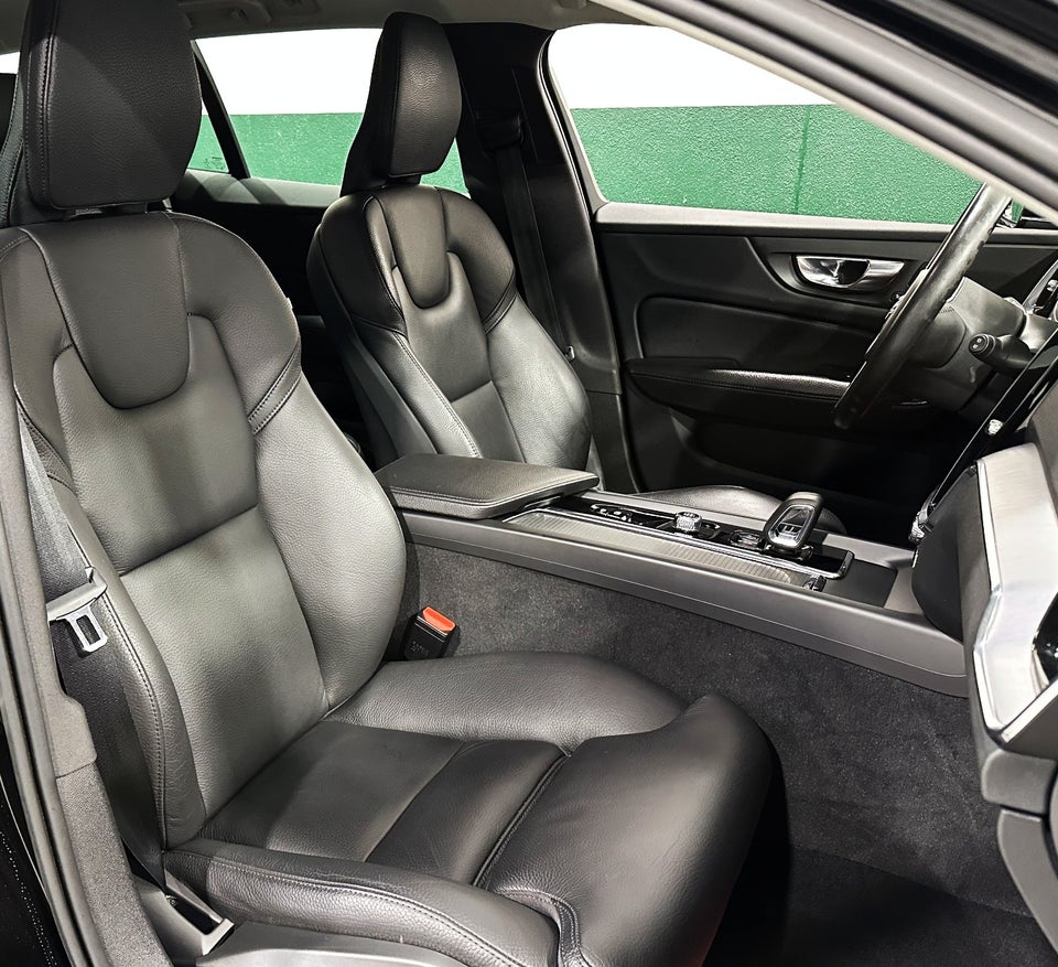 Volvo V60 2,0 B4 197 Momentum aut. 5d
