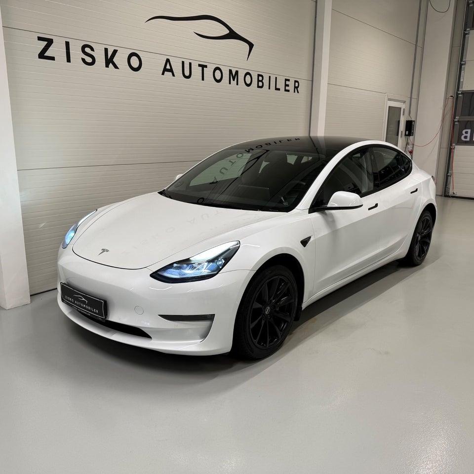 Tesla Model 3 Long Range AWD 4d
