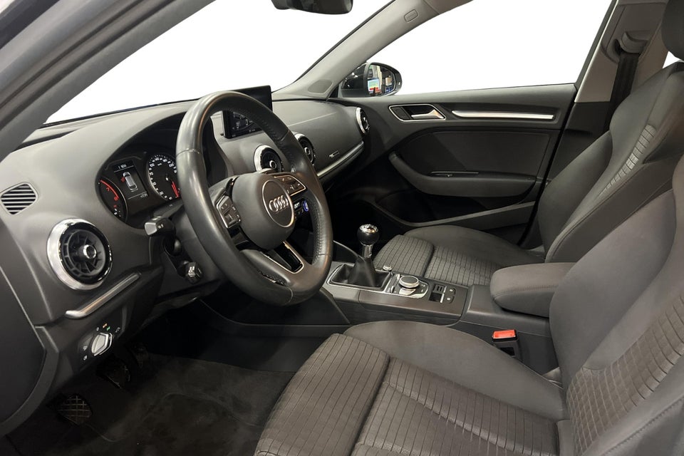 Audi A3 35 TFSi Sport Limited Sportback 5d