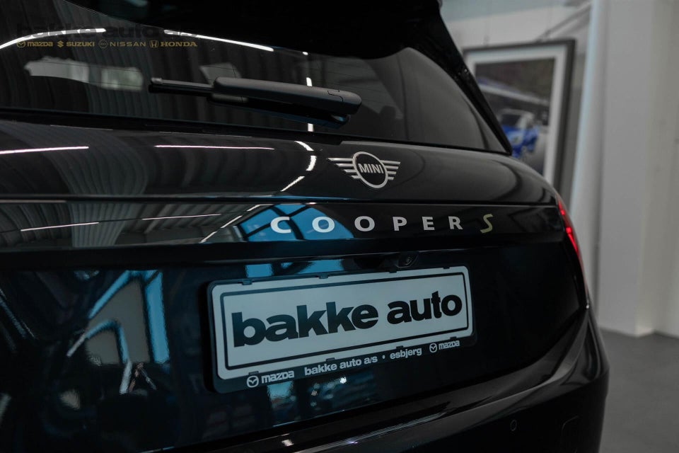 MINI Cooper SE Favoured Trim XL 3d