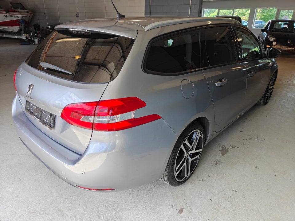 Peugeot 308 1,6 BlueHDi 120 Style SW 5d