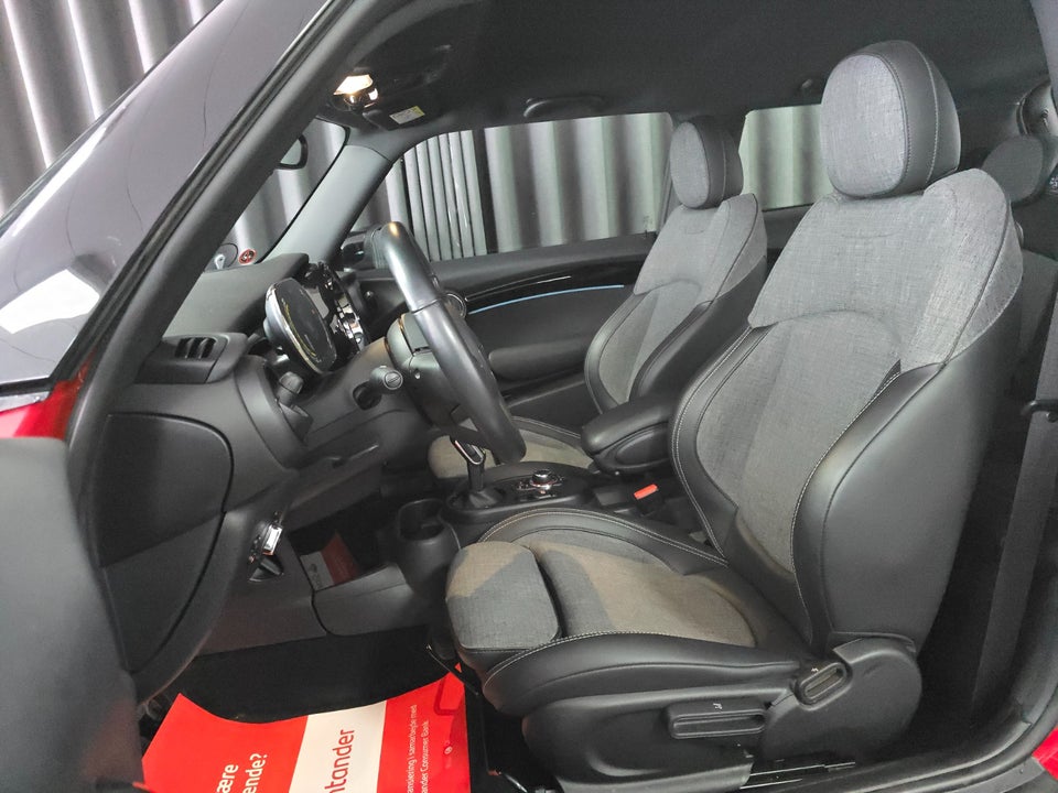 MINI Cooper SE Experience 3d