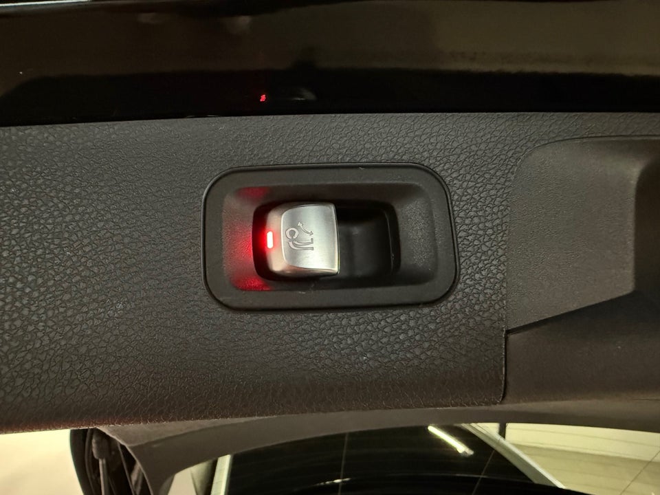 Mercedes E300 e 2,0 AMG Line stc. aut. 5d