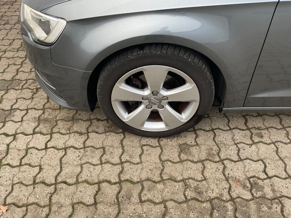 Audi A3 2,0 TDi 150 Ambiente Sportback S-tr. 5d