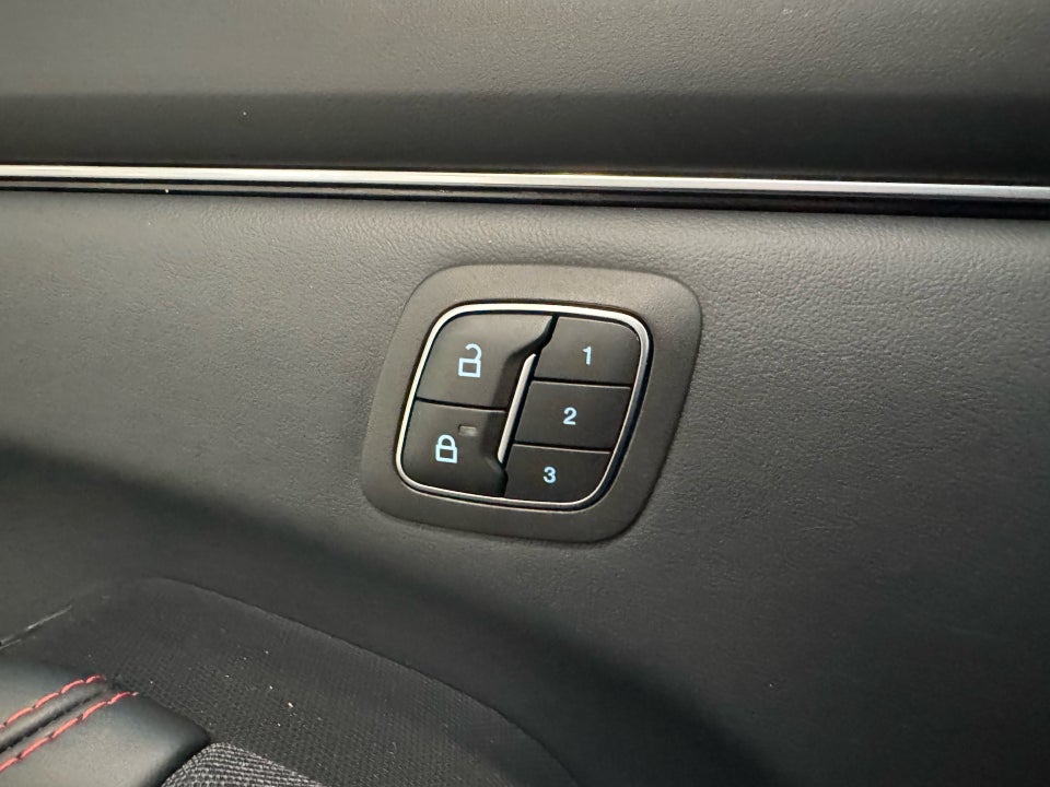 Ford Mustang Mach-E 98 Premium Extended Range AWD 5d