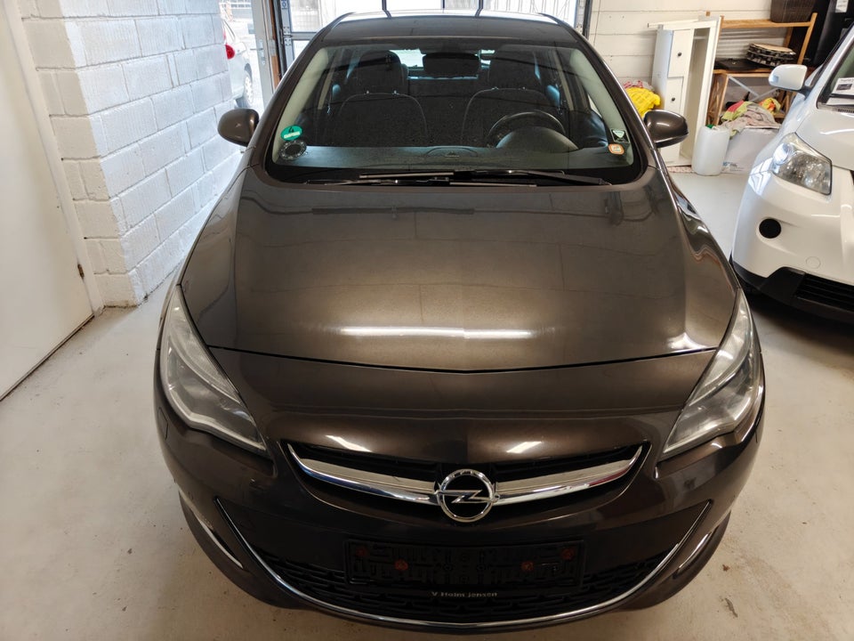Opel Astra 1,4 T 140 Enjoy 5d
