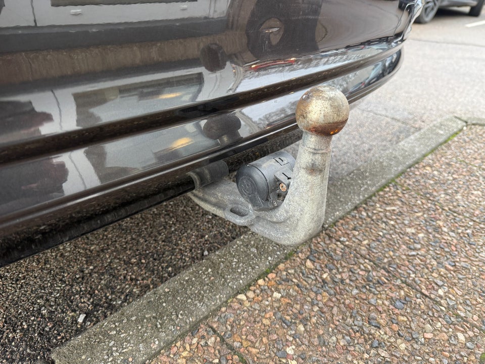 BMW 320i 2,0 Touring aut. 5d