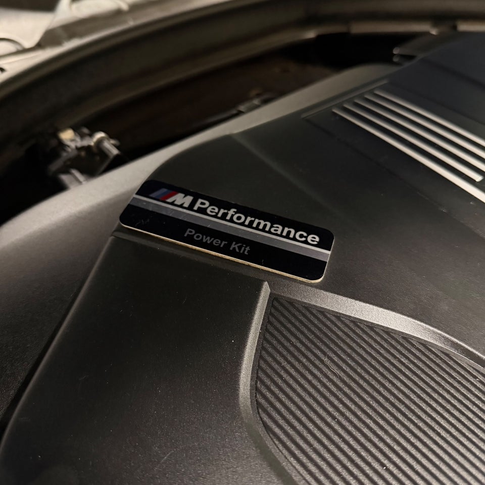 BMW 330d 3,0 aut. 4d