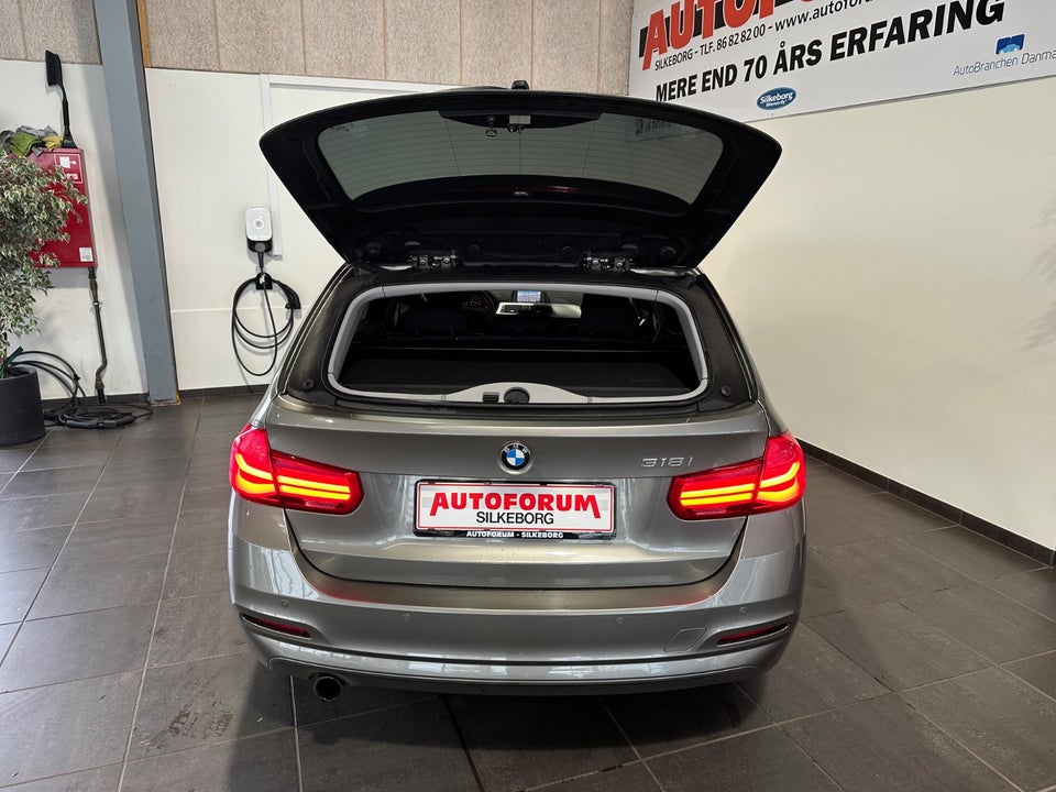 BMW 318i 1,5 Touring 5d
