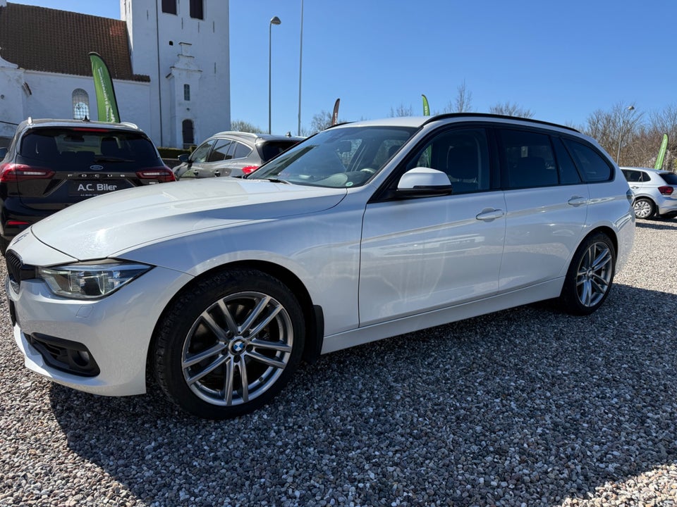 BMW 330i 2,0 Touring aut. 5d