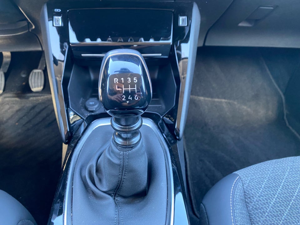 Peugeot 208 1,2 PureTech 100 Allure+ 5d