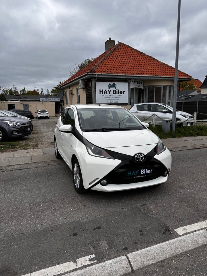 Toyota Aygo 1,0 VVT-i x-press 5d