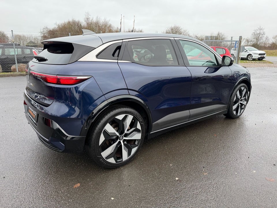 Renault Megane E-Tech 40 Equilibre 5d
