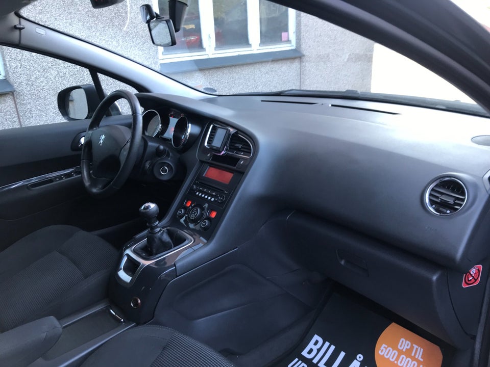 Peugeot 5008 1,6 HDi 110 Premium 7prs 5d