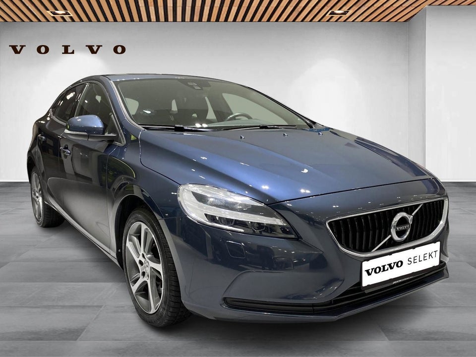 Volvo V40 2,0 D3 150 Momentum 5d