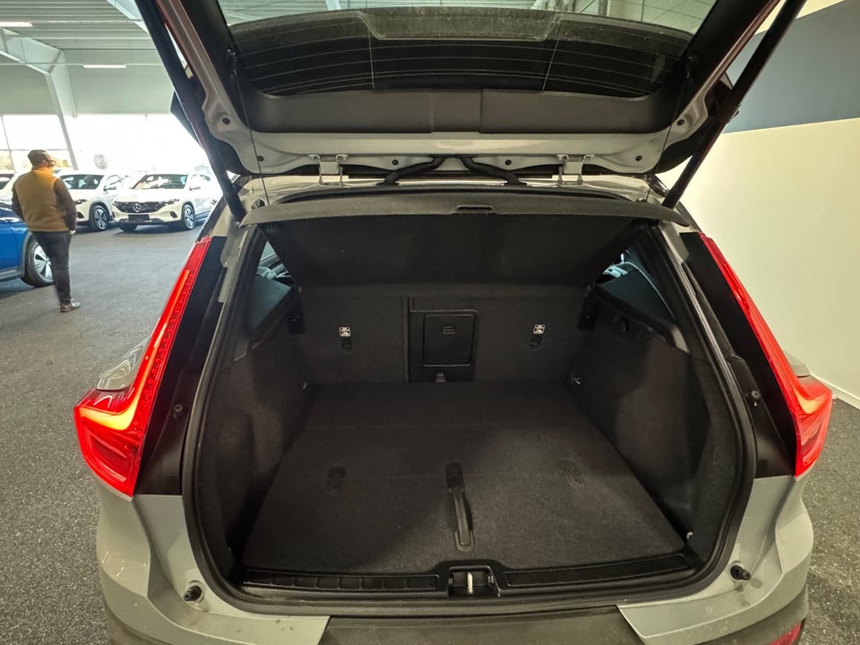 Volvo XC40 ReCharge Extended Range Plus 5d