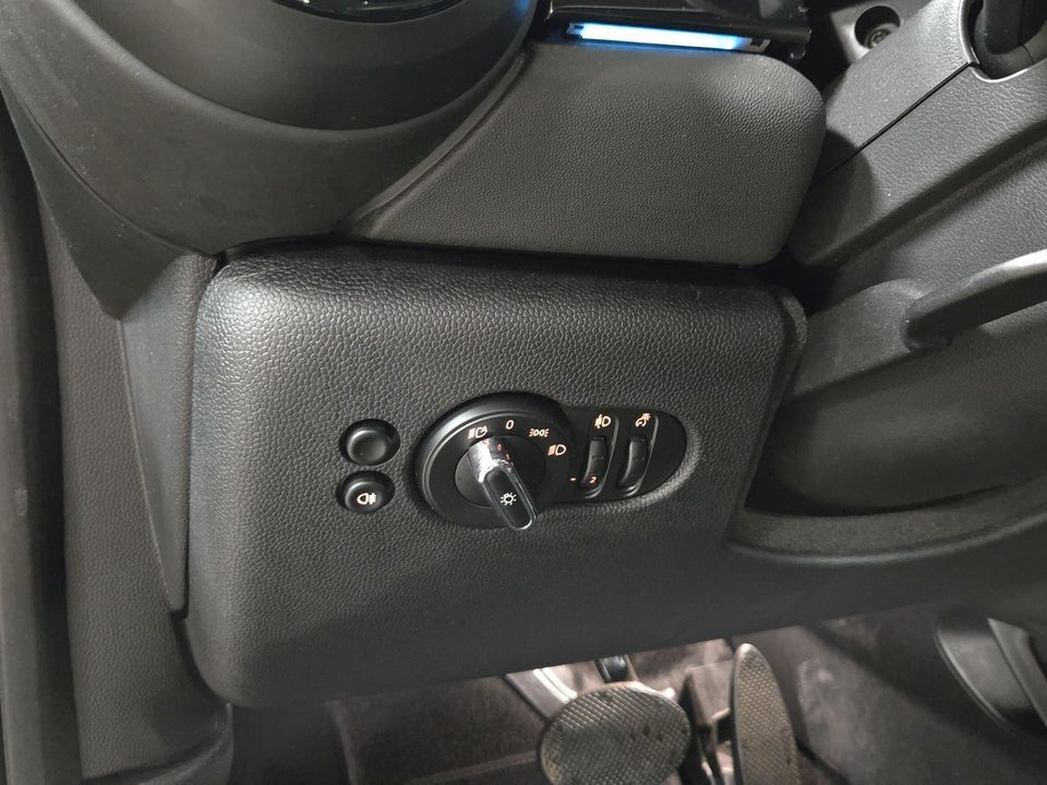 MINI Cooper SE Essential 3d