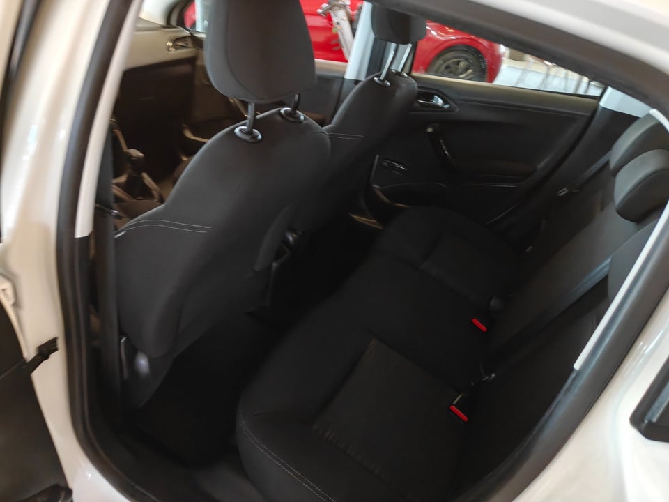 Peugeot 208 1,0 VTi Access Air 3d
