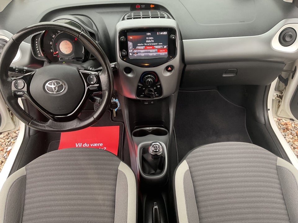 Toyota Aygo 1,0 VVT-i x-plore 5d