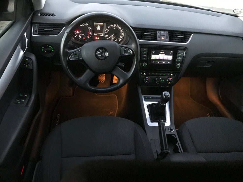 Skoda Octavia 1,4 TSi 140 Elegance Combi 5d