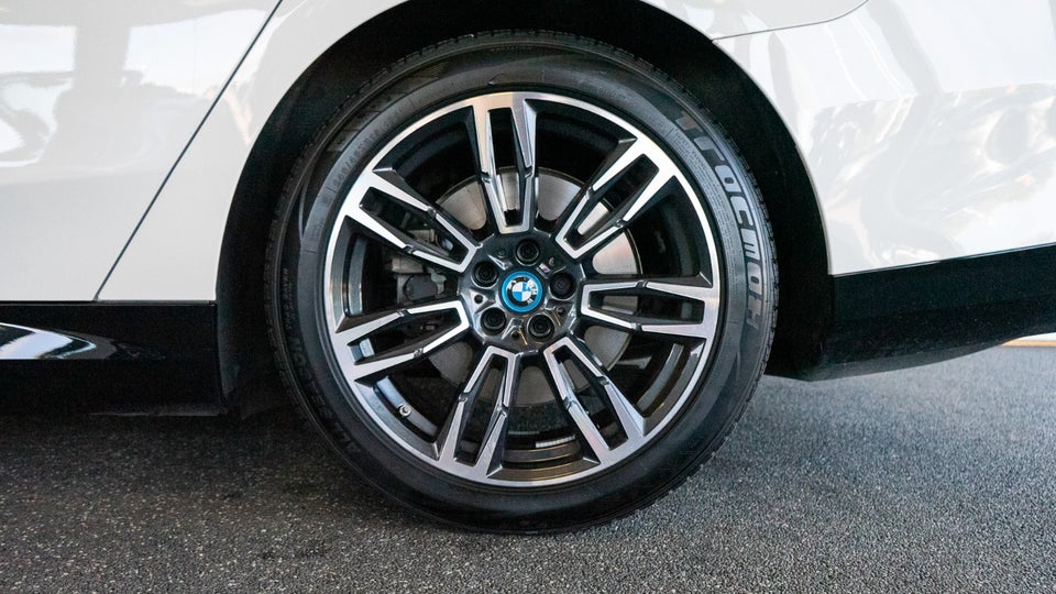 BMW i5 eDrive40 M-Sport 4d