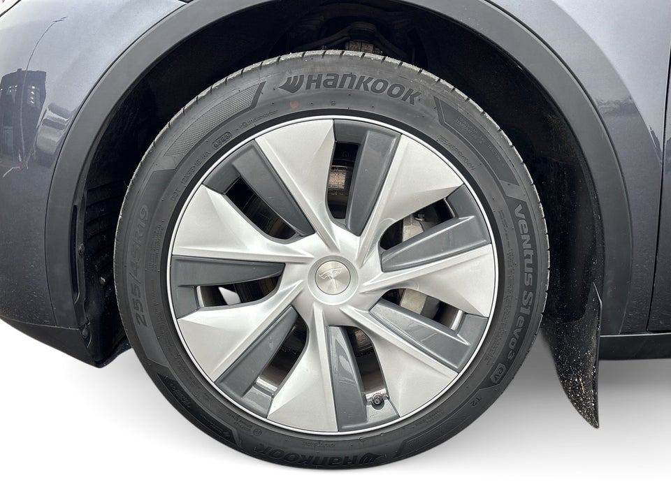 Tesla Model Y Long Range AWD 5d