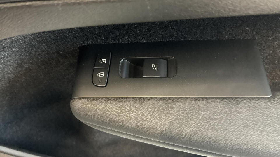 Volvo XC40 P6 ReCharge Core 5d