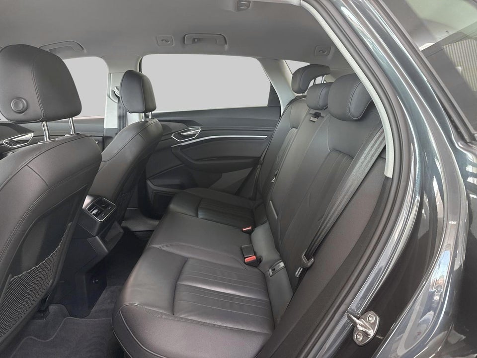 Audi e-tron 50 quattro 5d