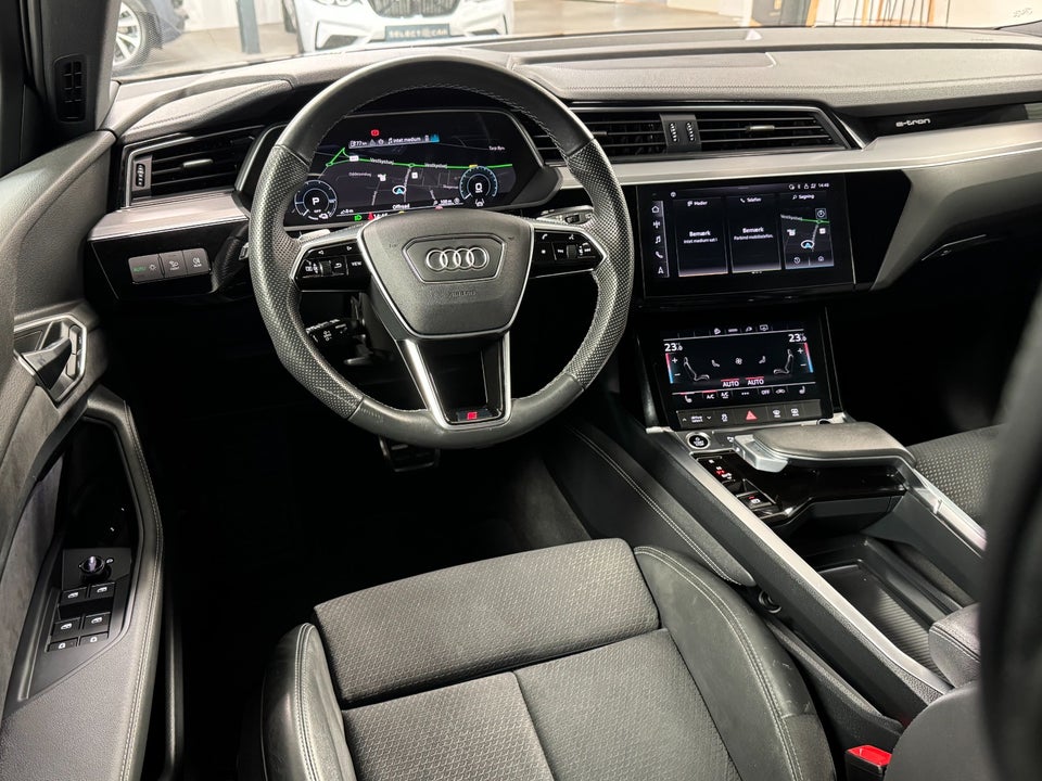 Audi Q8 e-tron 55 S-line quattro 5d