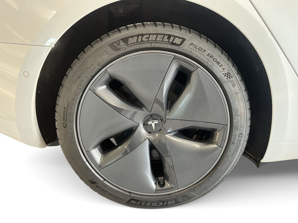 Tesla Model 3 Long Range AWD 4d