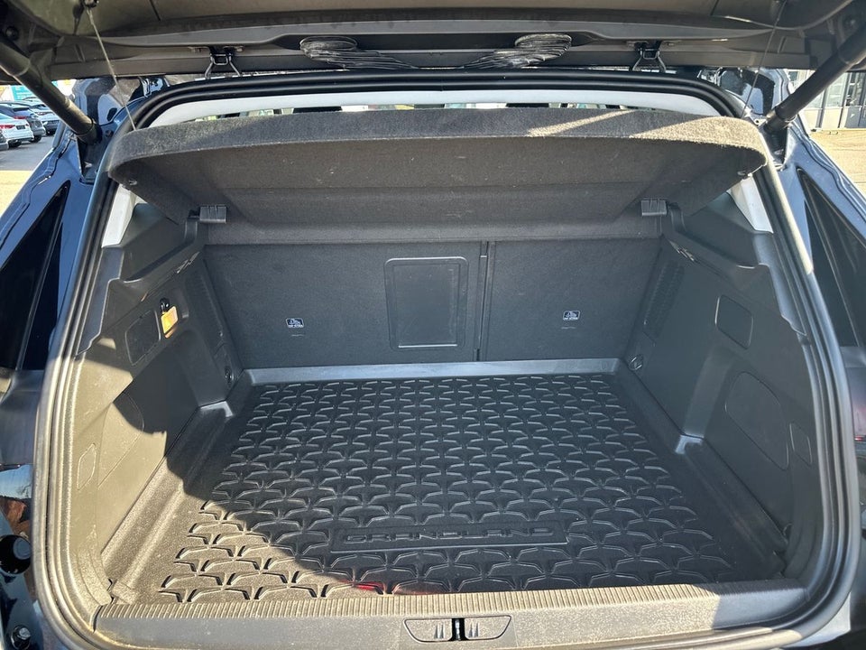 Opel Grandland 1,6 Hybrid Ultimate Sport Pack aut. 5d
