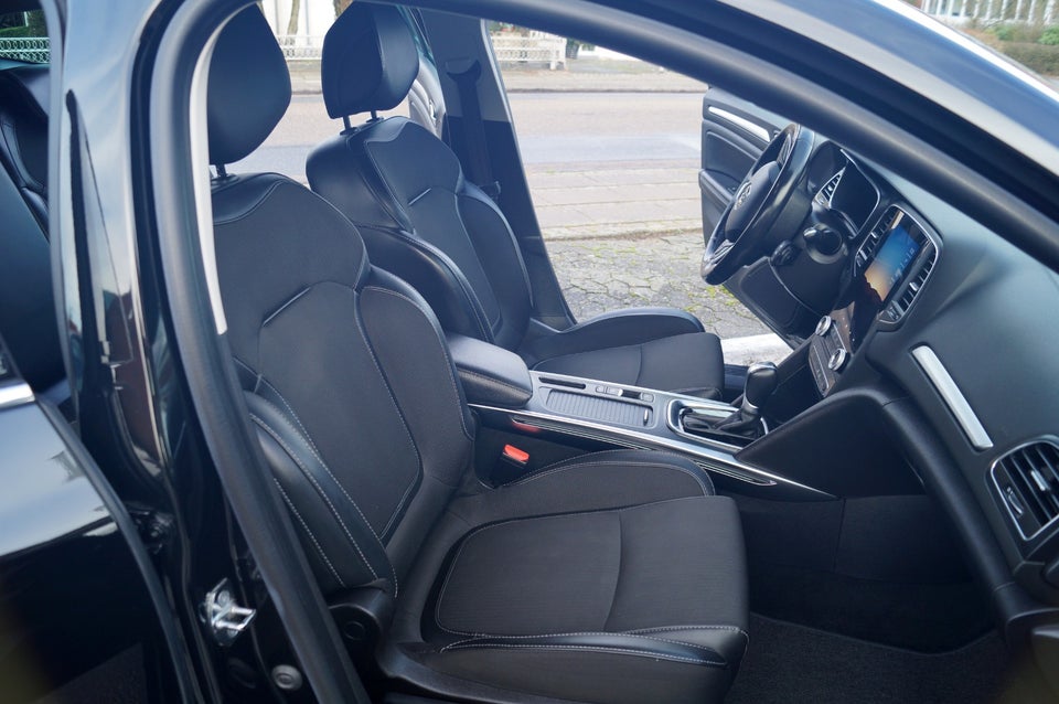 Renault Megane IV 1,3 TCe 160 Intens Sport Tourer EDC 5d